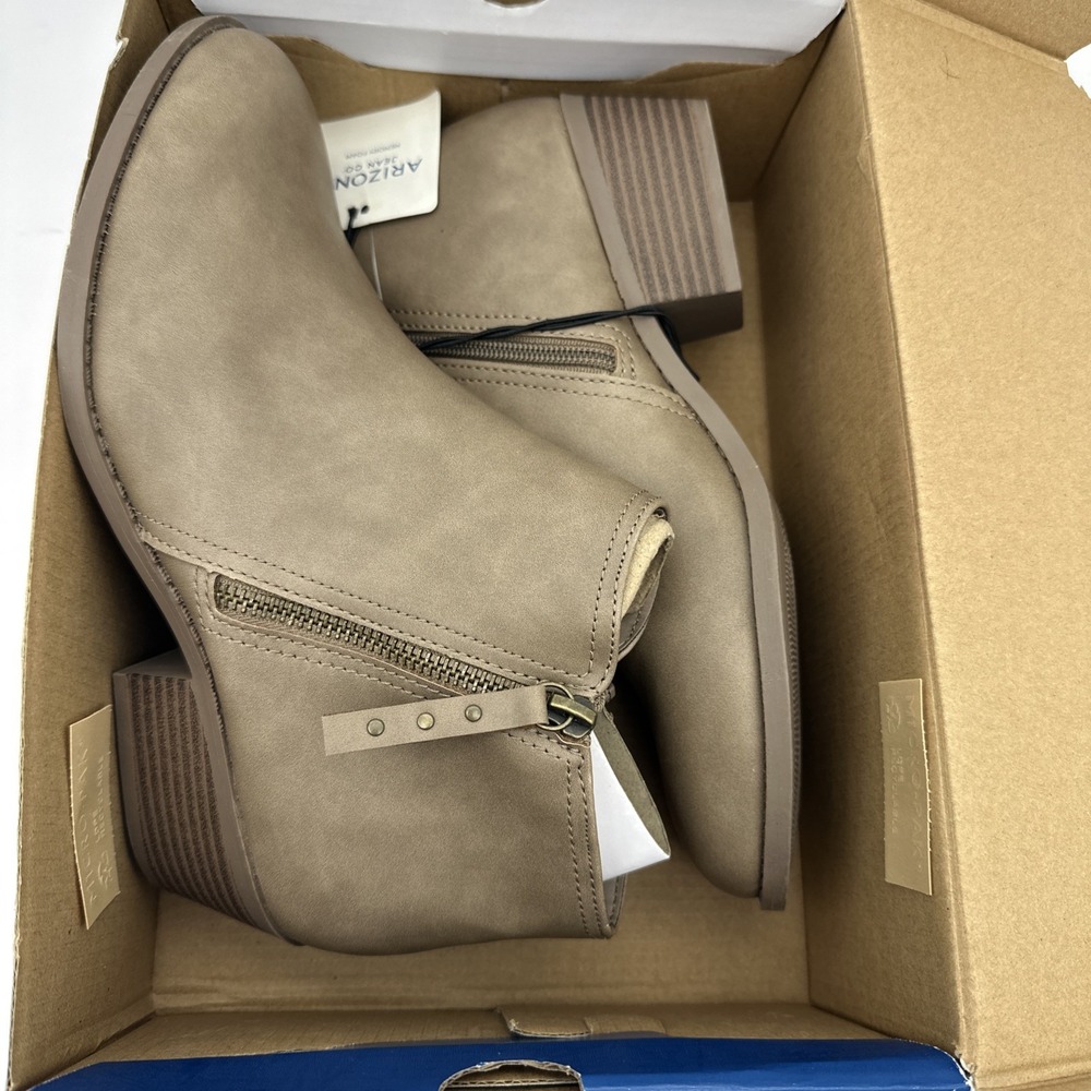 Arizona Jean Co Camino Taupe boots Size 9M NEW IN BOX